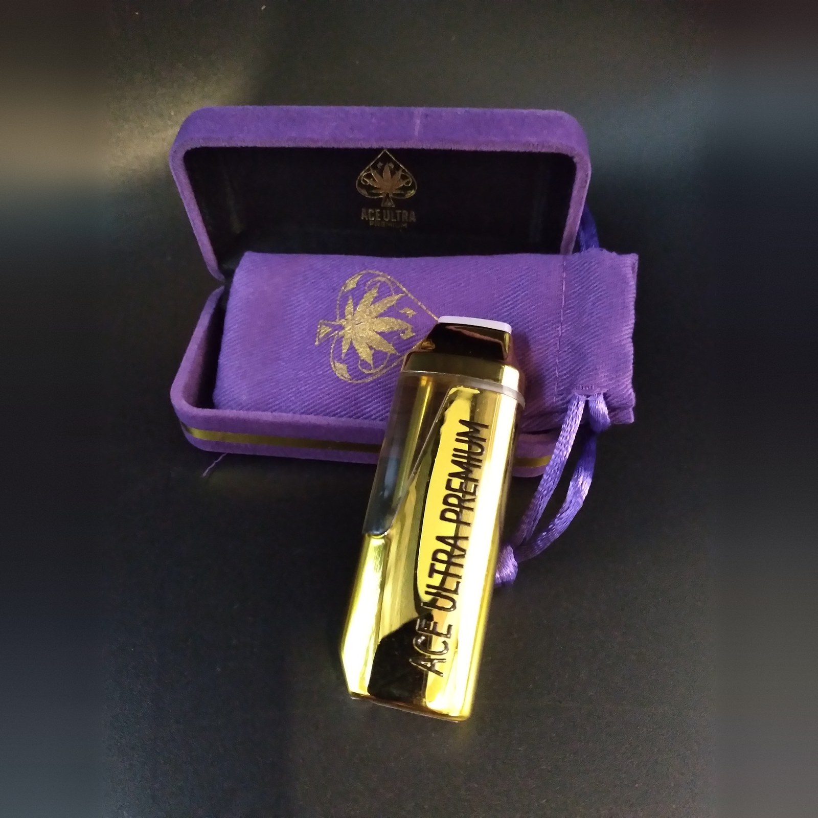 Ace Ultra 2G Vape in its purple velvet case